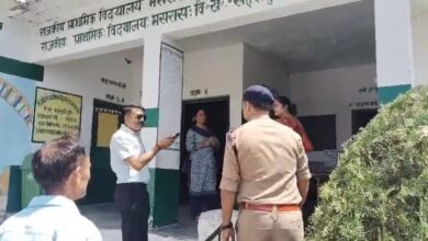 लोक सभा निर्वाचन 2024 के दृष्टिगत वरिष्ठ पुलिस अधीक्षक देहरादून द्वारा जनपद के दूरस्थ मतदान केन्द्रो का किया निरीक्षण