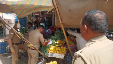 पुलिस ने 24 अतिक्रमणकारियों के किए चालान