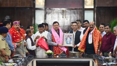 Pilgrimage priests from Chardham met the Chief Minister