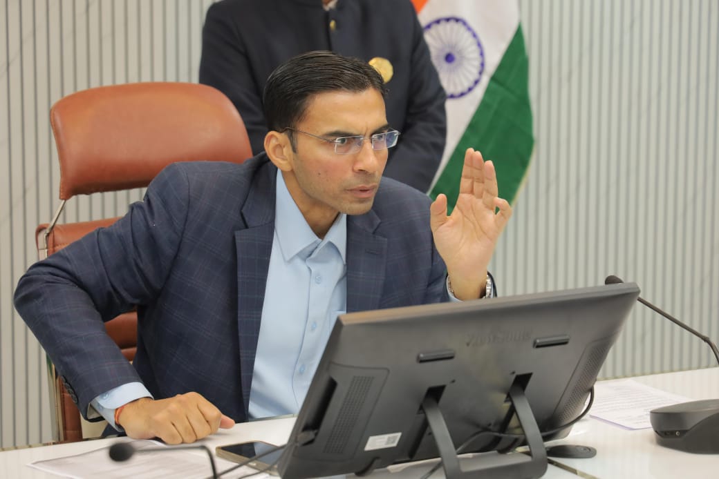 डीएम के प्रयास से काबुल हॉउस सतह पार्किंग अपने स्वरुप में तेजी से विकसित हो रहा हैं।