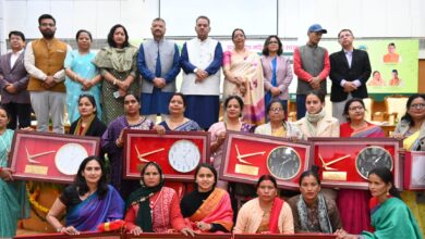 Agriculture Minister Ganesh Joshi honored women farmers with Uttarakhand Progressive Women Farmer Award 2025 on International Women's Day