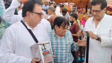 Film actor Manoj Kumar's ashes immersed in Ganga at Har ki Pauri