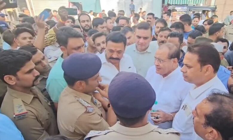 The dispute over the occupation of Ramnagar Congress office deepened, the presence of 25 suspects caused a stir