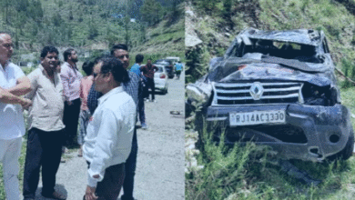 Tragic road accident in Kotdwar Eight year old child dies, six people injured