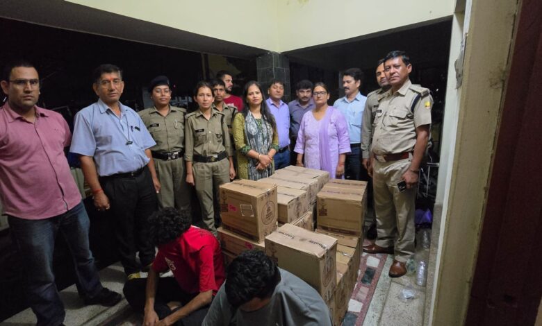 Two smugglers arrested with 25 boxes of English liquor in Chakrata, had planned to consume it during elections