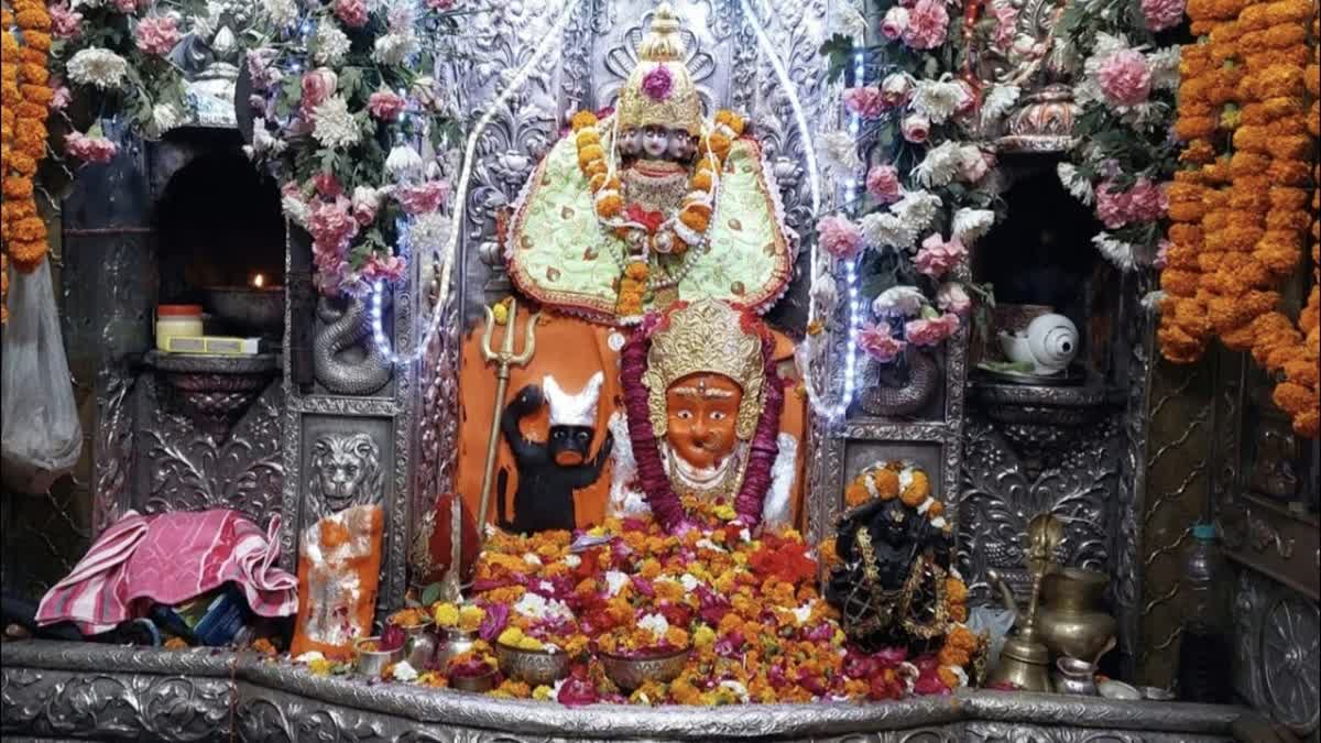 नवरात्रों में श्रद्धा की उमड़ी गंगा: हरिद्वार स्थित मां मनसा देवी मंदिर में उमड़े श्रद्धालु