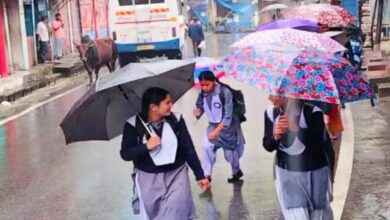 Heavy rain alert in Uttarakhand; administration on alert in several districts; schools closed, tourist movement restricted.