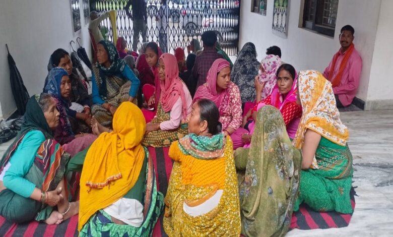 Uproar follows Sitarganj Vigilance trap; team stranded at the Tehsil office overnight; revenue employees announce a statewide, indefinite strike.