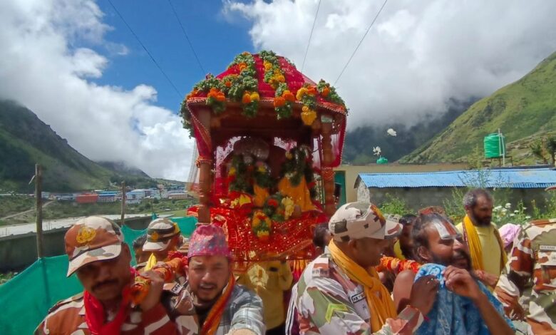 Two-day Nar-Narayan Mahotsav begins at Badrinath Dham; ceremonial palanquin departs for Mata Murti Temple.