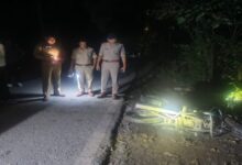 Encounter between police and criminals in Premnagar; Saharanpur gangster Raees injured.