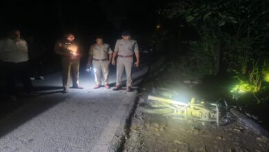 Encounter between police and criminals in Premnagar; Saharanpur gangster Raees injured.
