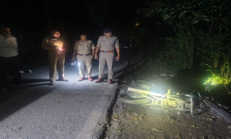 Encounter between police and criminals in Premnagar; Saharanpur gangster Raees injured.