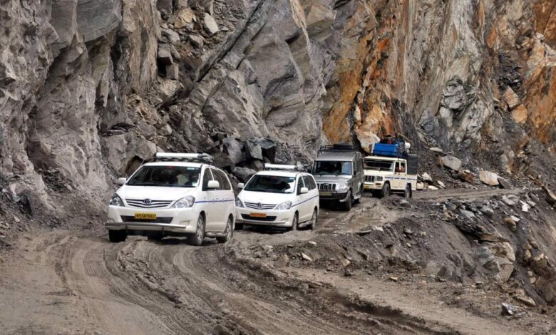 Big relief for Char Dham pilgrims: High-tech LED screens to be installed on the Badrinath route, providing real-time weather and traffic updates.