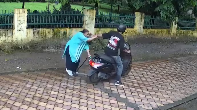 Chain snatched from 75-year-old woman in Dehradun; incident—committed under the pretext of asking for directions—captured on CCTV.