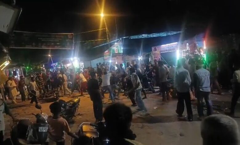 Bloody clash between two groups at Piran Kaliyar fair; several injured.