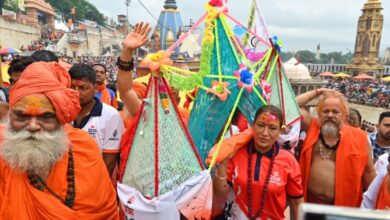 Sports Minister Rekha Arya picked up the Kanwar at Har Ki Pauri and took a pledge to host the 2036 Olympics.