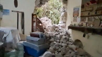 Boulders fell from Gun Hill in Mussoorie, damaging government quarters; five families spent the night in a safe location.