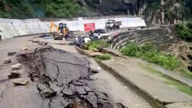 Risk of land subsidence increases on Kedarnath Highway; crisis reaches Rampur market.
