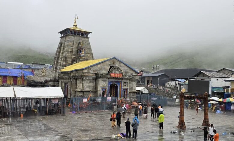 Crowds of pilgrims swell again at Kedarnath Dham; a surge of devotion draws devotees to seek blessings from Baba Kedar during the holy month of Sawan.