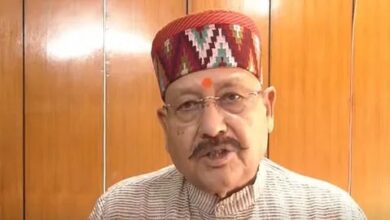 Controversy over cultural programs in Badrinath; Tirth Purohit Mahapanchayat objects to Satpal Maharaj's statement.