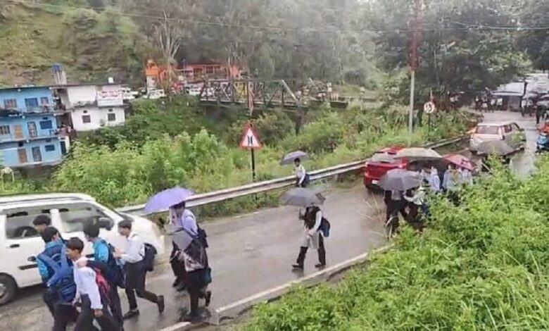 Torrential rain disrupts normal life in Bageshwar; 15 roads closed; outrage over schools remaining open.