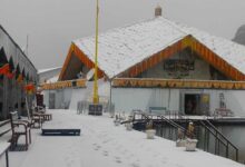 Snowfall in high-altitude areas amidst rain in Uttarakhand; cold intensifies in Yamunotri and Hemkund.