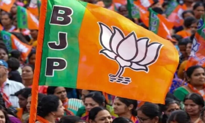 BJP may make a new move: besides the 13 reserved seats, it could field SC candidates for 2 general seats as well.