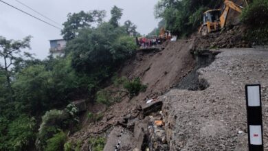 Impact of rain in Uttarakhand: Mussoorie-Dehradun route closed; over 50 vehicles stranded on the Tharali-Dewal road.
