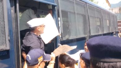 Uproar during the 'Seva Sankalp' program in Uttarkashi; Congress workers clash with the police.