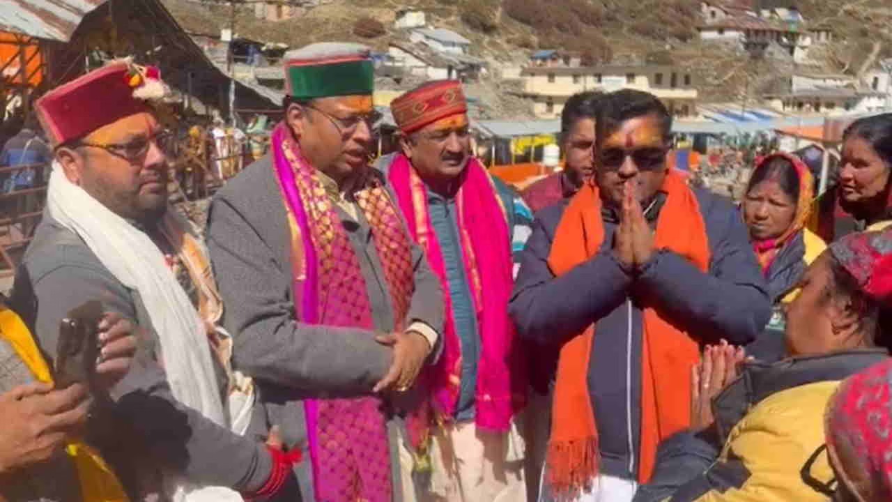 बदरीनाथ धाम में बीकेटीसी के अस्थायी कर्मचारियों की हड़ताल खत्म, 15 दिन में समाधान का आश्वासन